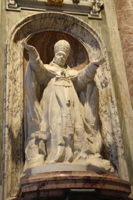 St Peters Statue
