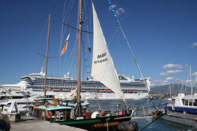Us across harbour